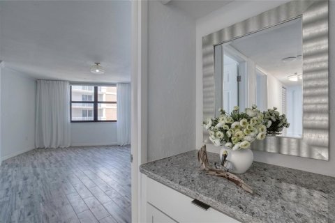 Condo in Ormond Beach, Florida, 2 bedrooms  № 1807316 - photo 22