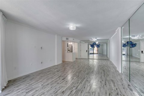Condo in Ormond Beach, Florida, 2 bedrooms  № 1807316 - photo 16