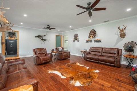 House in Lake Wales, Florida 3 bedrooms, 297.29 sq.m. № 2290540 - photo 15