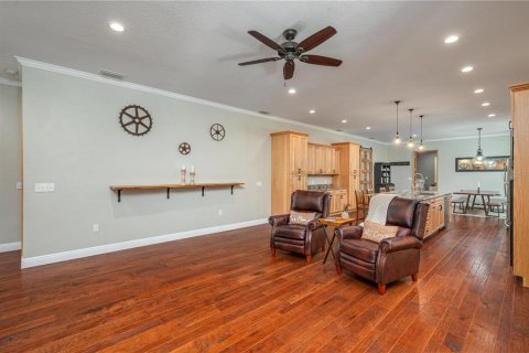 House in Lake Wales, Florida 3 bedrooms, 297.29 sq.m. № 2290540 - photo 5