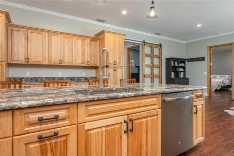 House in Lake Wales, Florida 3 bedrooms, 297.29 sq.m. № 2290540 - photo 9