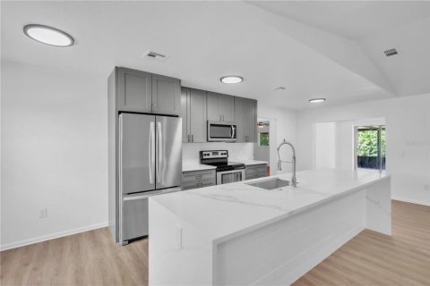 House in Port Charlotte, Florida 3 bedrooms, 139.54 sq.m. № 1849576 - photo 5
