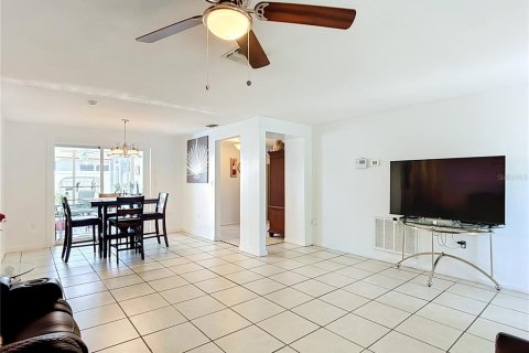 Casa en venta en Port Richey, Florida, 3 dormitorios, 120.59 m2 № 2134288 - foto 6