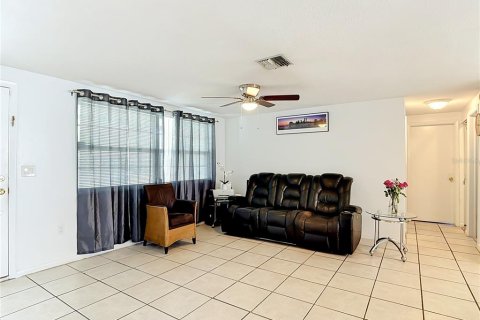 Casa en venta en Port Richey, Florida, 3 dormitorios, 120.59 m2 № 2134288 - foto 8