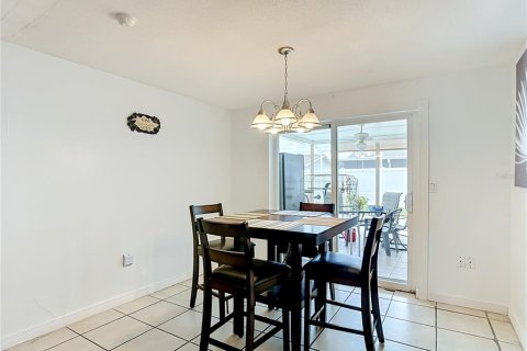 Casa en venta en Port Richey, Florida, 3 dormitorios, 120.59 m2 № 2134288 - foto 12