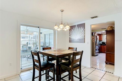 Casa en venta en Port Richey, Florida, 3 dormitorios, 120.59 m2 № 2134288 - foto 11