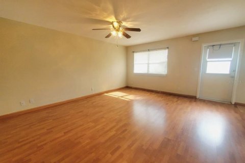 Condo in Sun City Center, Florida, 2 bedrooms  № 2204082 - photo 6