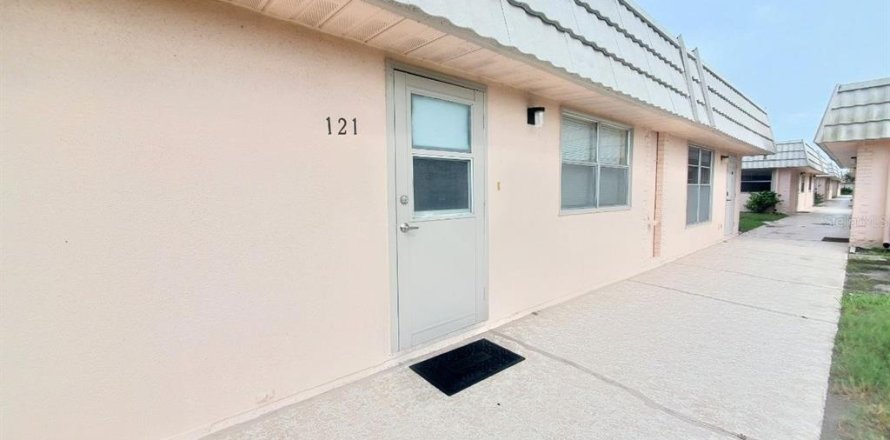 Condo in Sun City Center, Florida, 2 bedrooms  № 2204082