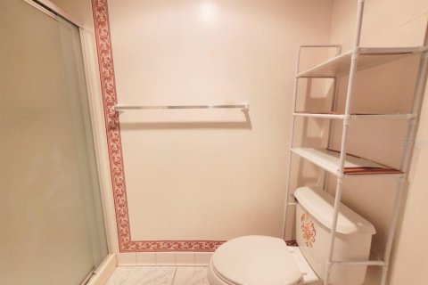 Condo in Sun City Center, Florida, 2 bedrooms  № 2204082 - photo 18