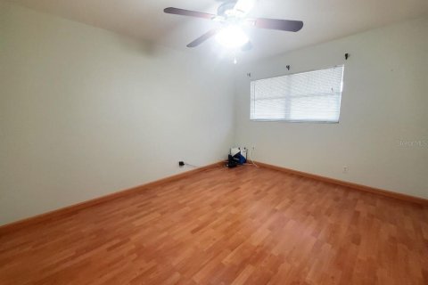 Condo in Sun City Center, Florida, 2 bedrooms  № 2204082 - photo 15