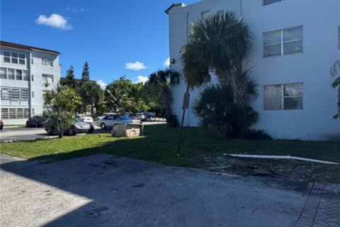 Condo in Lauderdale Lakes, Florida, 2 bedrooms  № 1954144 - photo 6