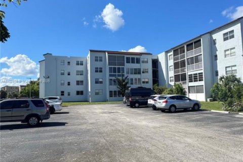 Condo in Lauderdale Lakes, Florida, 2 bedrooms  № 1954144 - photo 8