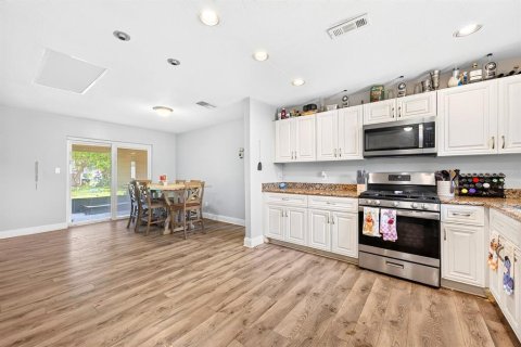 Casa en venta en Orlando, Florida, 3 dormitorios, 156.08 m2 № 2215371 - foto 5