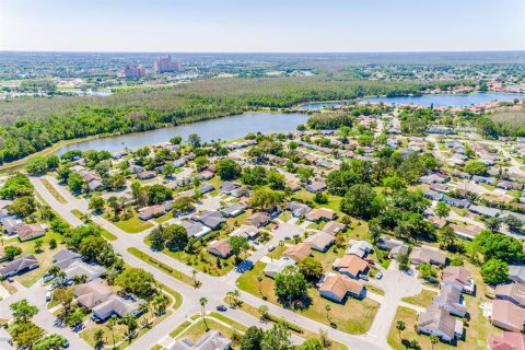 Casa en venta en Orlando, Florida, 3 dormitorios, 156.08 m2 № 2215371 - foto 2