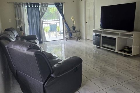 Villa ou maison à louer à Orlando, Floride: 3 chambres, 125.33 m2 № 2408091 - photo 4