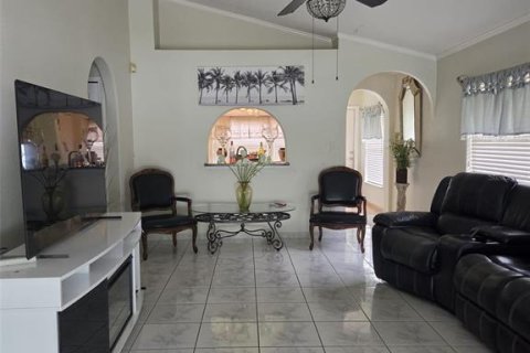 Villa ou maison à louer à Orlando, Floride: 3 chambres, 125.33 m2 № 2408091 - photo 3