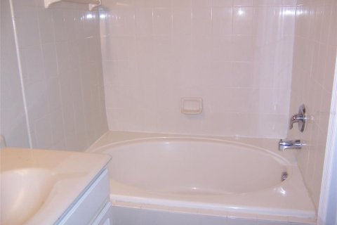 Touwnhouse à louer à Orlando, Floride: 3 chambres, 122.82 m2 № 1771764 - photo 16