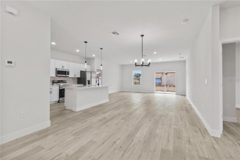 House in Ocala, Florida 4 bedrooms, 163.97 sq.m. № 2428779 - photo 4