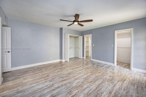 Casa en venta en Tamarac, Florida, 2 dormitorios, 172.8 m2 № 2052304 - foto 19