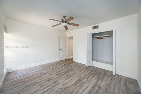 Casa en venta en Tamarac, Florida, 2 dormitorios, 172.8 m2 № 2052304 - foto 28