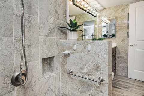 Casa en venta en Tamarac, Florida, 2 dormitorios, 172.8 m2 № 2052304 - foto 27