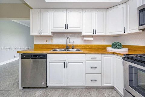 Casa en venta en Tamarac, Florida, 2 dormitorios, 172.8 m2 № 2052304 - foto 16