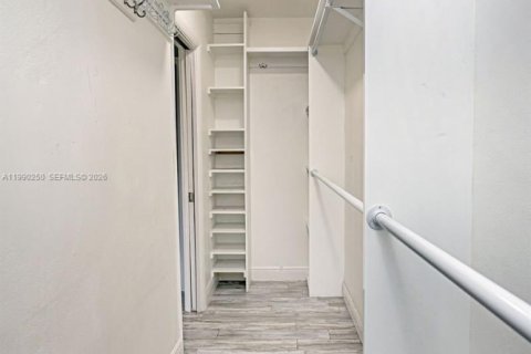 Casa en venta en Tamarac, Florida, 2 dormitorios, 172.8 m2 № 2052304 - foto 24