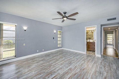 Casa en venta en Tamarac, Florida, 2 dormitorios, 172.8 m2 № 2052304 - foto 20