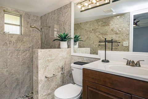Casa en venta en Tamarac, Florida, 2 dormitorios, 172.8 m2 № 2052304 - foto 25