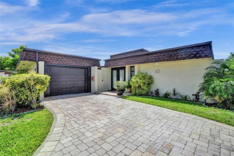 Casa en Tamarac, Florida 2 dormitorios, 172.8 m2 № 2052304