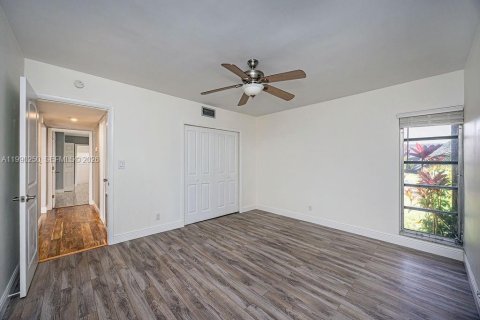 Casa en venta en Tamarac, Florida, 2 dormitorios, 172.8 m2 № 2052304 - foto 30
