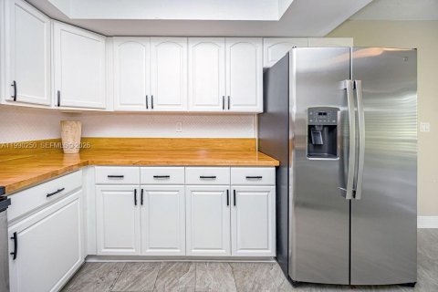 Casa en venta en Tamarac, Florida, 2 dormitorios, 172.8 m2 № 2052304 - foto 15