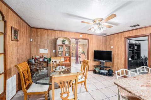 Casa en venta en Tampa, Florida, 5 dormitorios, 357.12 m2 № 2199434 - foto 13