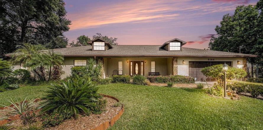 Casa en Tampa, Florida 5 dormitorios, 357.12 m2 № 2199434