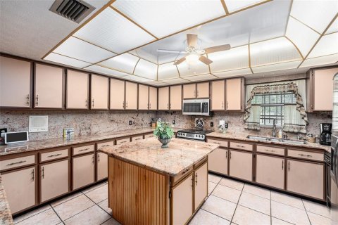 Casa en venta en Tampa, Florida, 5 dormitorios, 357.12 m2 № 2199434 - foto 15