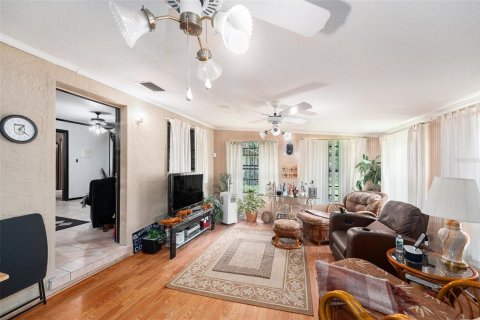 Casa en venta en Tampa, Florida, 5 dormitorios, 357.12 m2 № 2199434 - foto 21