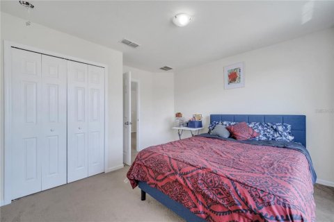 Casa en venta en Kissimmee, Florida, 5 dormitorios, 383.97 m2 № 1736961 - foto 21