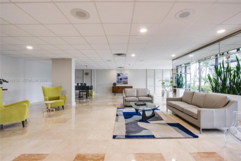 Condo in Hollywood, Florida, 2 bedrooms  № 2244148 - photo 5