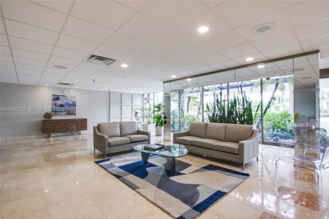 Condo in Hollywood, Florida, 2 bedrooms  № 2244148 - photo 7