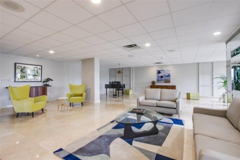 Condo in Hollywood, Florida, 2 bedrooms  № 2244148 - photo 6