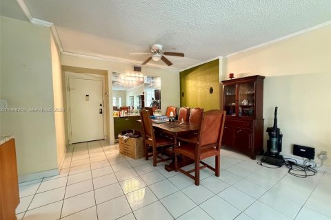 Condo in Hollywood, Florida, 2 bedrooms  № 2244148 - photo 14