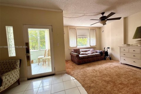 Condo in Hollywood, Florida, 2 bedrooms  № 2244148 - photo 12