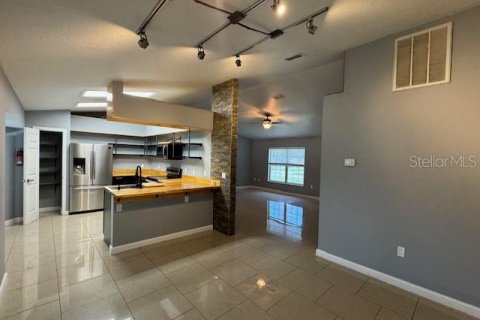 Villa ou maison à louer à Ocala, Floride: 3 chambres, 148.27 m2 № 2149422 - photo 14