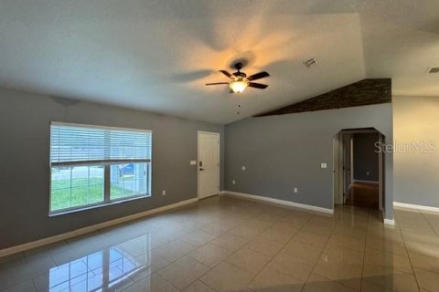 Villa ou maison à louer à Ocala, Floride: 3 chambres, 148.27 m2 № 2149422 - photo 6