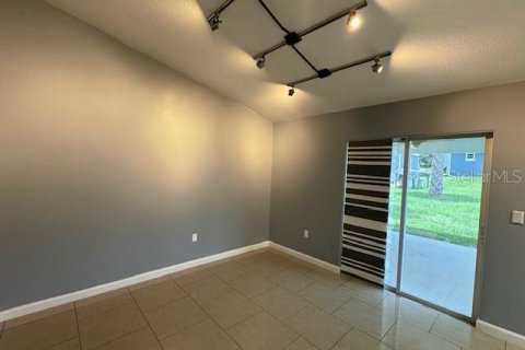 Villa ou maison à louer à Ocala, Floride: 3 chambres, 148.27 m2 № 2149422 - photo 13