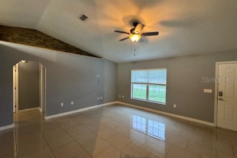 Villa ou maison à louer à Ocala, Floride: 3 chambres, 148.27 m2 № 2149422 - photo 5