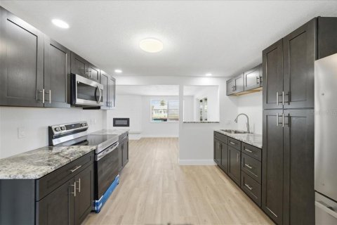 Купить виллу или дом в Гудзон, Флорида 6 комнат, 101.45м2, № 2207628 - фото 6