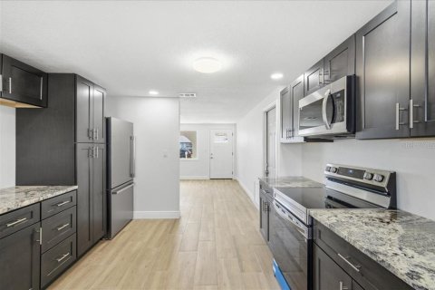 Купить виллу или дом в Гудзон, Флорида 6 комнат, 101.45м2, № 2207628 - фото 7