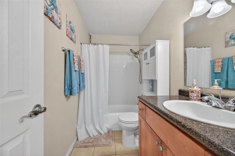 Condo in Saint Petersburg, Florida, 2 bedrooms  № 1909527 - photo 22