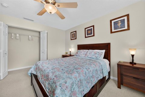 Condo in Saint Petersburg, Florida, 2 bedrooms  № 1909527 - photo 19